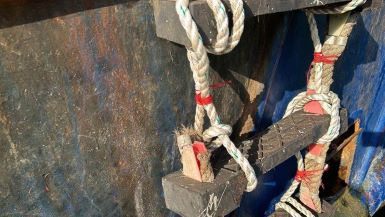 Defective pilot ladder. Source: Tokyo MOU